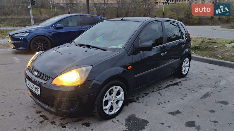 Хэтчбек Ford Fiesta 2007 в Киеве