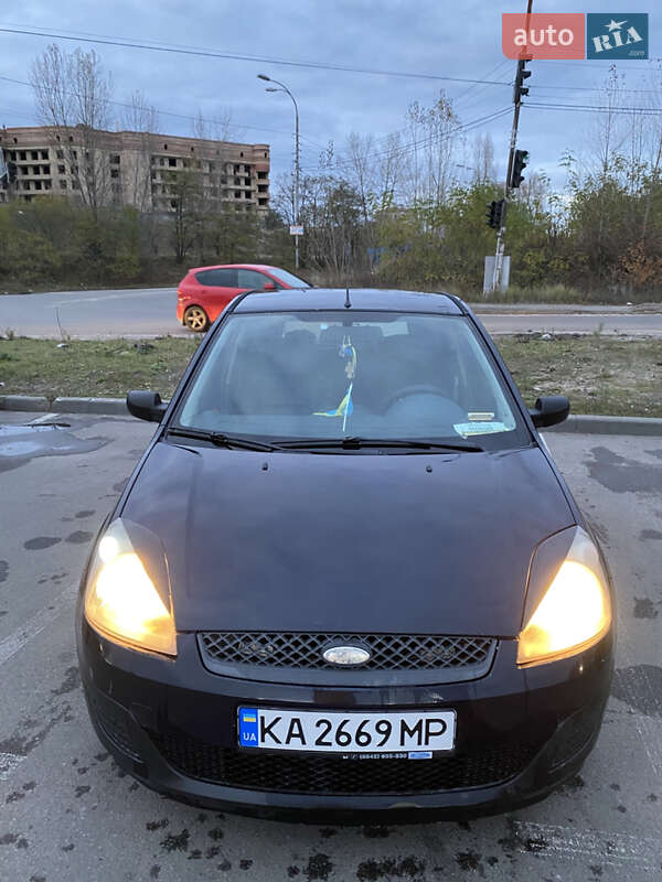 Хэтчбек Ford Fiesta 2007 в Киеве