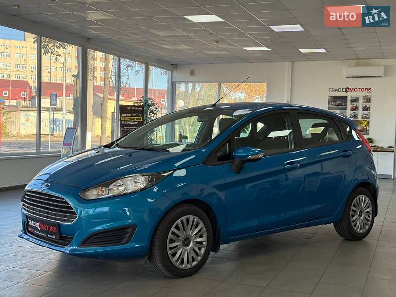 Хэтчбек Ford Fiesta 2015 в Киеве