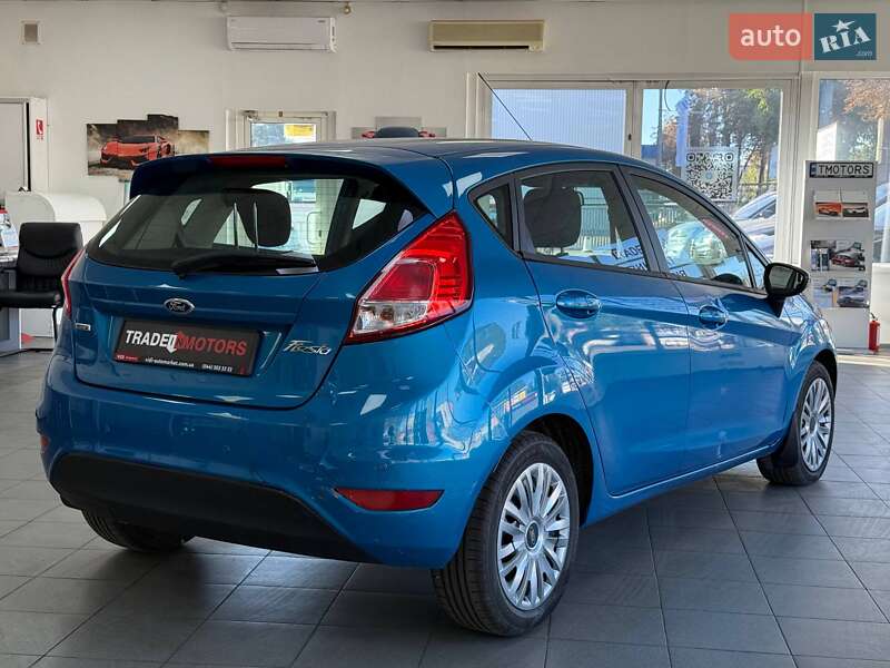 Хэтчбек Ford Fiesta 2015 в Киеве