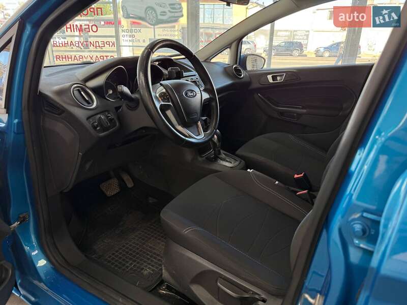 Хэтчбек Ford Fiesta 2015 в Киеве