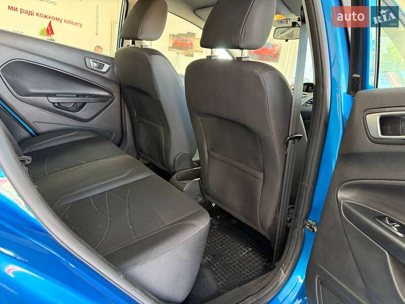 Хэтчбек Ford Fiesta 2015 в Киеве