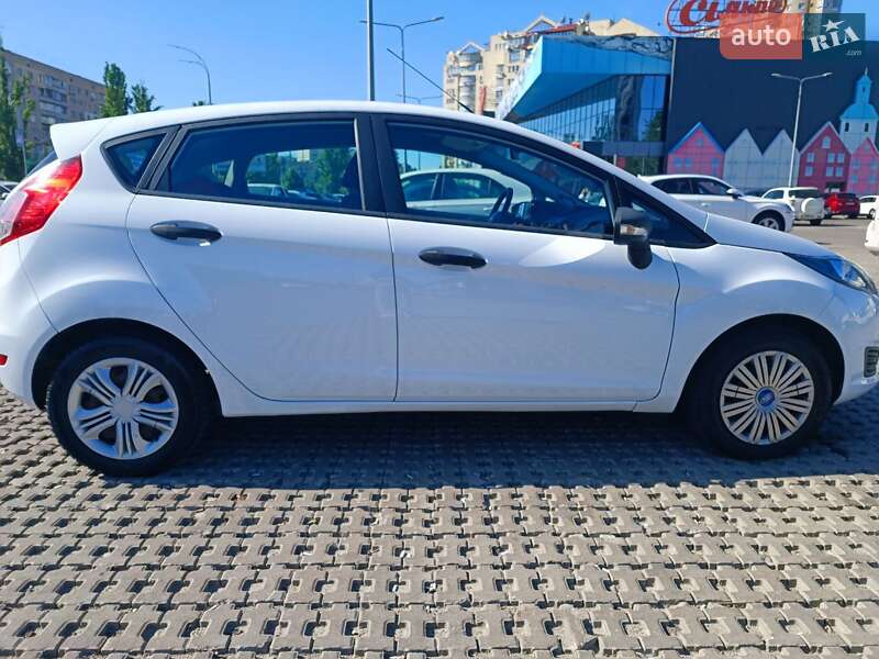 Хэтчбек Ford Fiesta 2013 в Киеве фото 4 Хэтчбек Ford Fiesta 2013 в Киеве