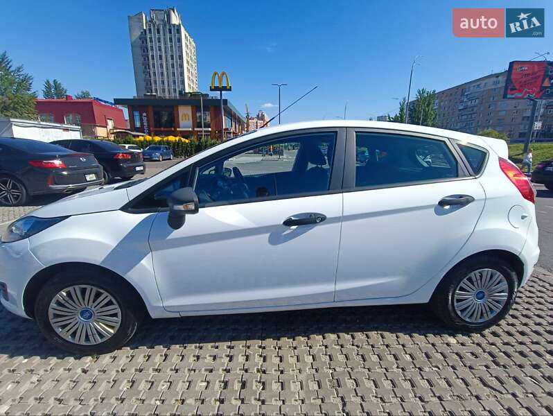 Хэтчбек Ford Fiesta 2013 в Киеве фото 9 Хэтчбек Ford Fiesta 2013 в Киеве