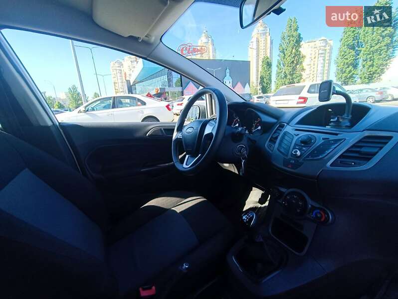 Хэтчбек Ford Fiesta 2013 в Киеве фото 14 Хэтчбек Ford Fiesta 2013 в Киеве
