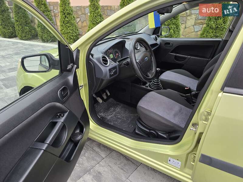 Хетчбек Ford Fiesta 2006 в Івано-Франківську фото 8 Хетчбек Ford Fiesta 2006 в Івано-Франківську