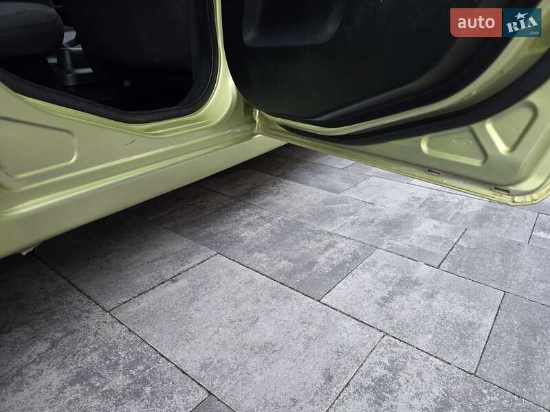 Хетчбек Ford Fiesta 2006 в Івано-Франківську фото 44 Хетчбек Ford Fiesta 2006 в Івано-Франківську