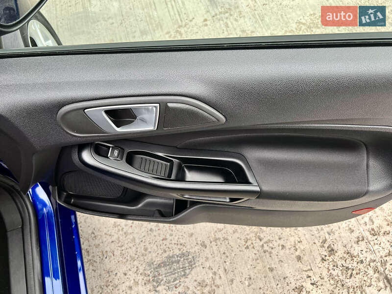 Хэтчбек Ford Fiesta 2016 в Киеве фото 32 Хэтчбек Ford Fiesta 2016 в Киеве