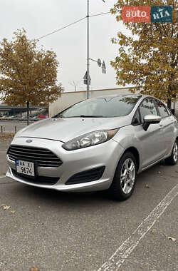 Седан Ford Fiesta 2015 в Киеве