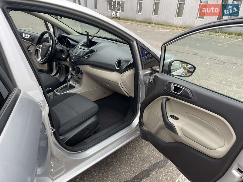 Седан Ford Fiesta 2015 в Києві фото 15 Седан Ford Fiesta 2015 в Києві
