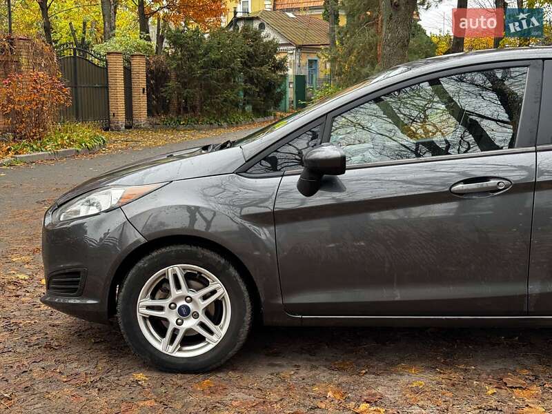 Седан Ford Fiesta 2017 в Києві