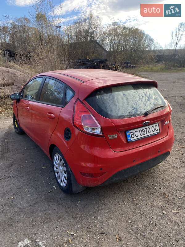 Хетчбек Ford Fiesta 2013 в Долині