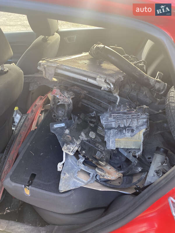 Хетчбек Ford Fiesta 2013 в Долині