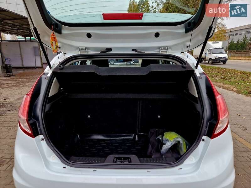 Хетчбек Ford Fiesta 2015 в Броварах фото 11 Хетчбек Ford Fiesta 2015 в Броварах