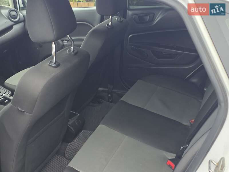 Седан Ford Fiesta 2016 в Тернополі фото 22 Седан Ford Fiesta 2016 в Тернополі