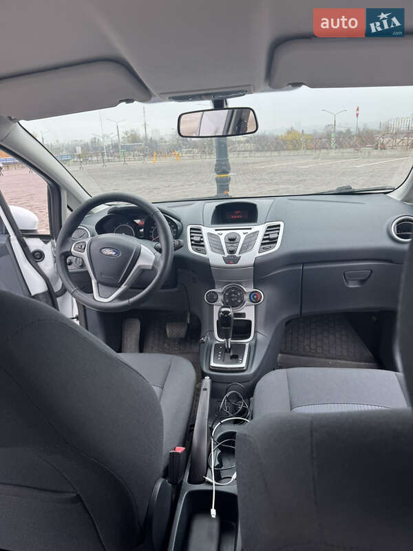 Хэтчбек Ford Fiesta 2012 в Харькове