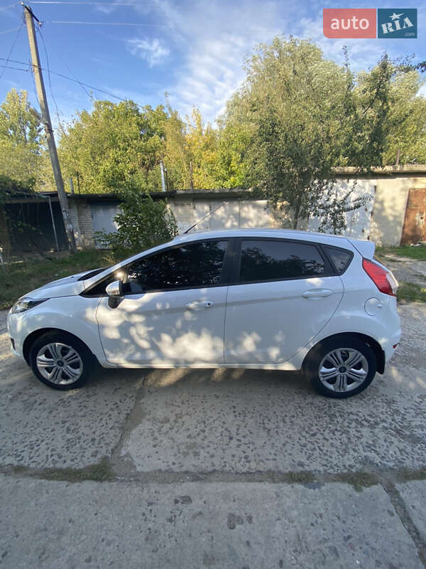 Хетчбек Ford Fiesta 2015 в Хмельницькому фото 4 Хетчбек Ford Fiesta 2015 в Хмельницькому