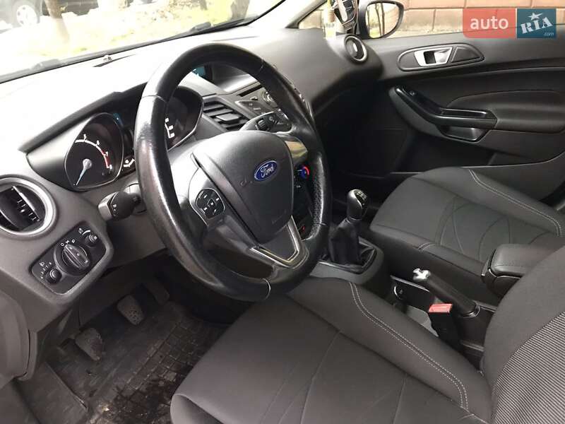 Седан Ford Fiesta 2016 в Киеве