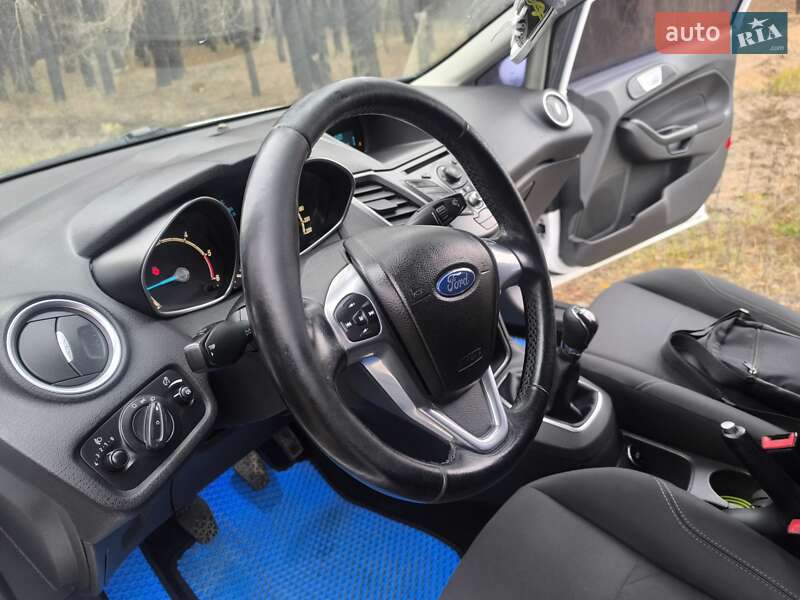 Хетчбек Ford Fiesta 2013 в Полтаві
