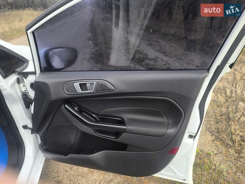 Хетчбек Ford Fiesta 2013 в Полтаві