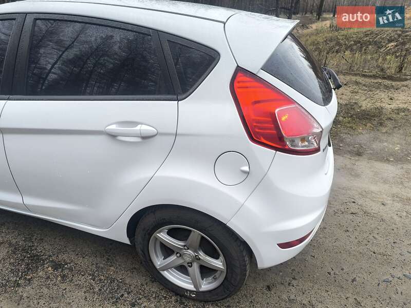 Хетчбек Ford Fiesta 2013 в Полтаві