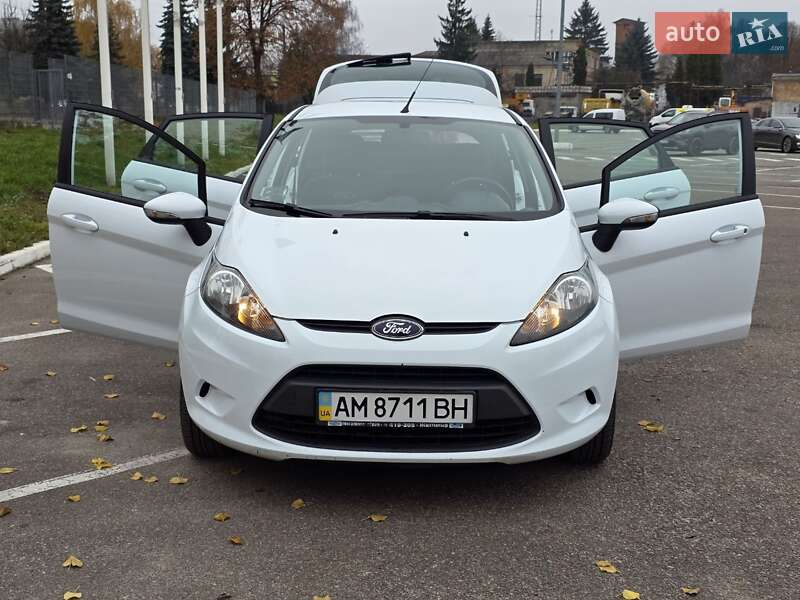 Хэтчбек Ford Fiesta 2012 в Житомире фото 3 Хэтчбек Ford Fiesta 2012 в Житомире