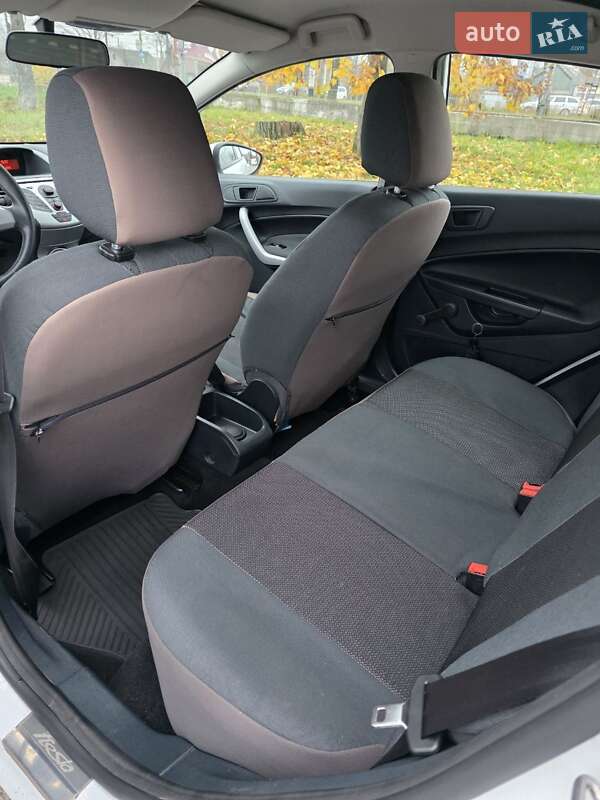 Хэтчбек Ford Fiesta 2012 в Житомире фото 20 Хэтчбек Ford Fiesta 2012 в Житомире