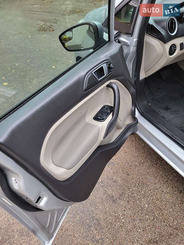 Седан Ford Fiesta 2015 в Кропивницькому фото 4 Седан Ford Fiesta 2015 в Кропивницькому