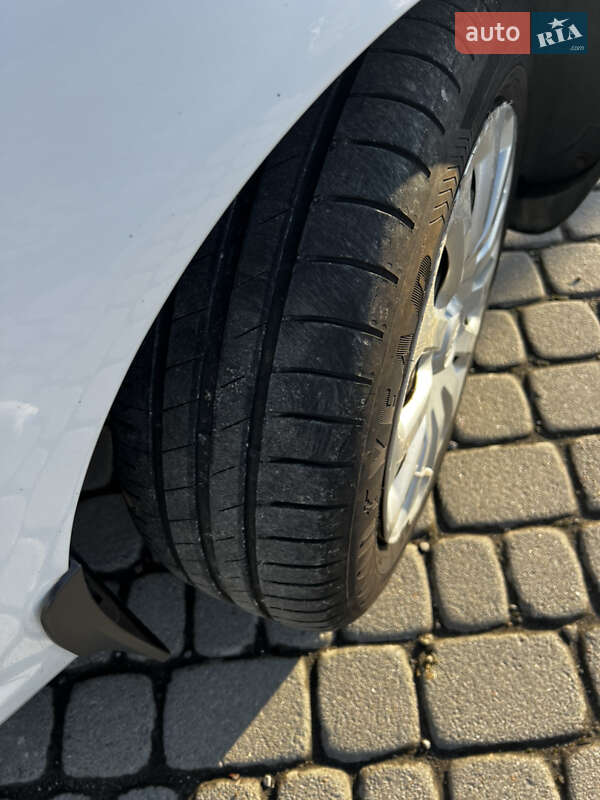 Хетчбек Ford Fiesta 2017 в Ужгороді фото 13 Хетчбек Ford Fiesta 2017 в Ужгороді