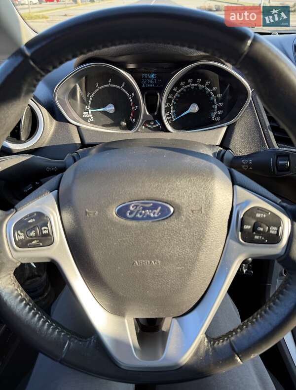 Хэтчбек Ford Fiesta 2013 в Мукачево