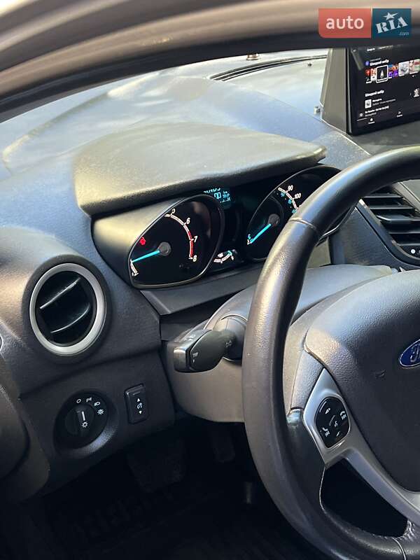 Седан Ford Fiesta 2017 в Львові