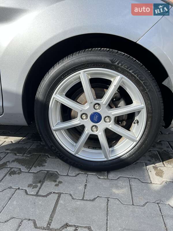 Седан Ford Fiesta 2017 в Львові