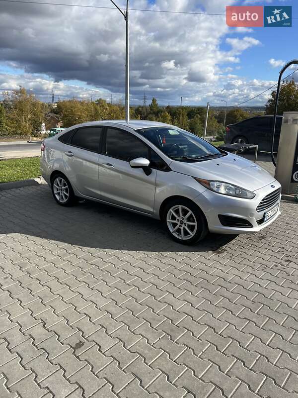 Седан Ford Fiesta 2017 в Львові