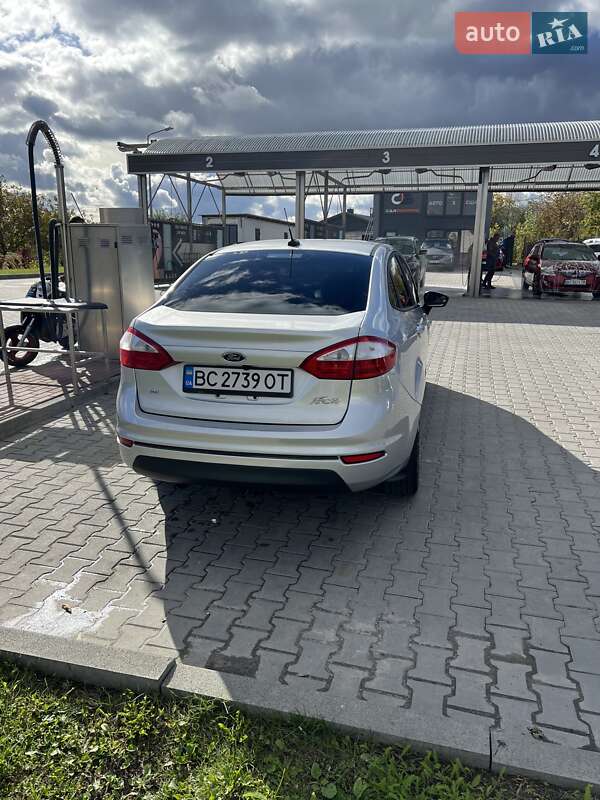 Седан Ford Fiesta 2017 в Львові