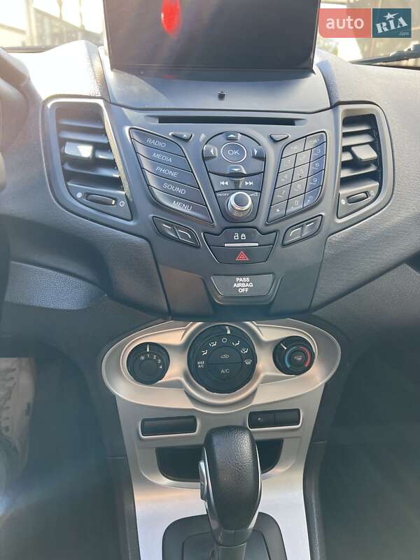 Седан Ford Fiesta 2017 в Львові