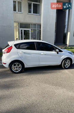 Хэтчбек Ford Fiesta 2012 в Киеве