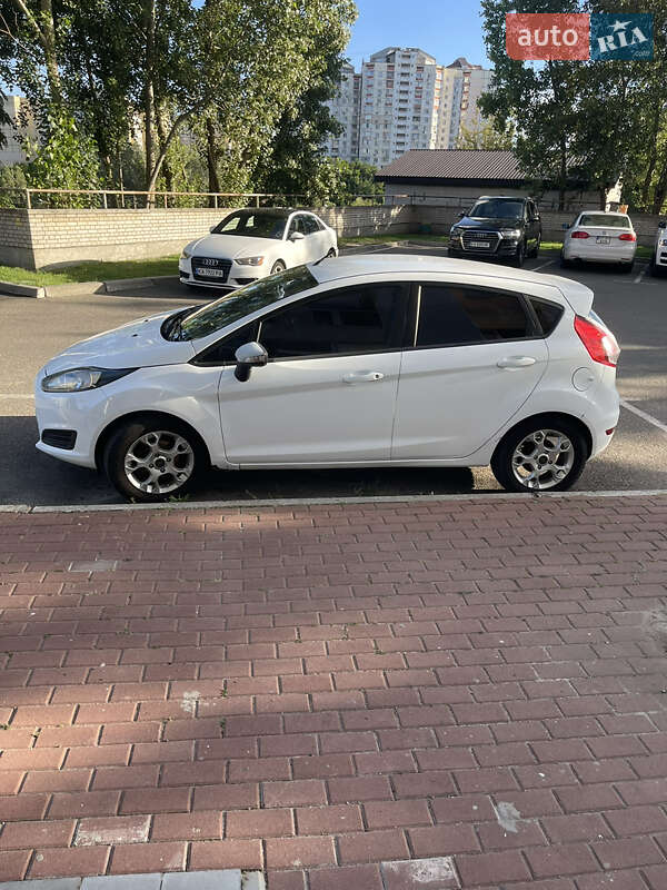 Хэтчбек Ford Fiesta 2012 в Киеве