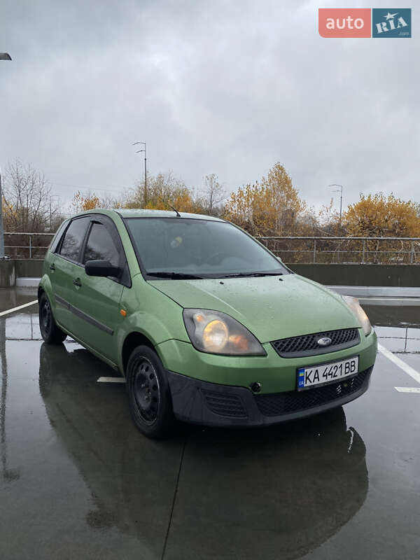 Хэтчбек Ford Fiesta 2006 в Киеве