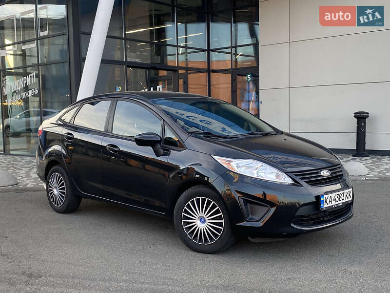 Седан Ford Fiesta 2013 в Києві