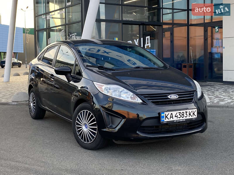 Седан Ford Fiesta 2013 в Києві