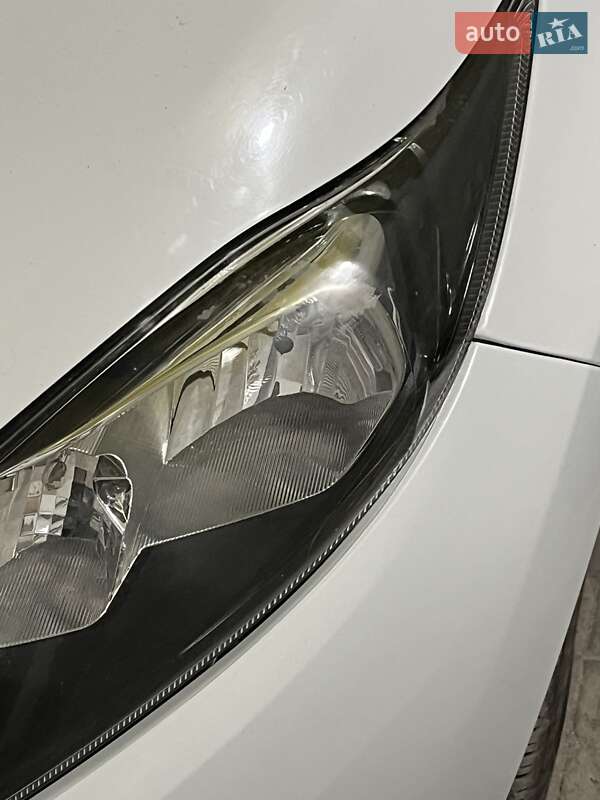 Хэтчбек Ford Fiesta 2015 в Днепре