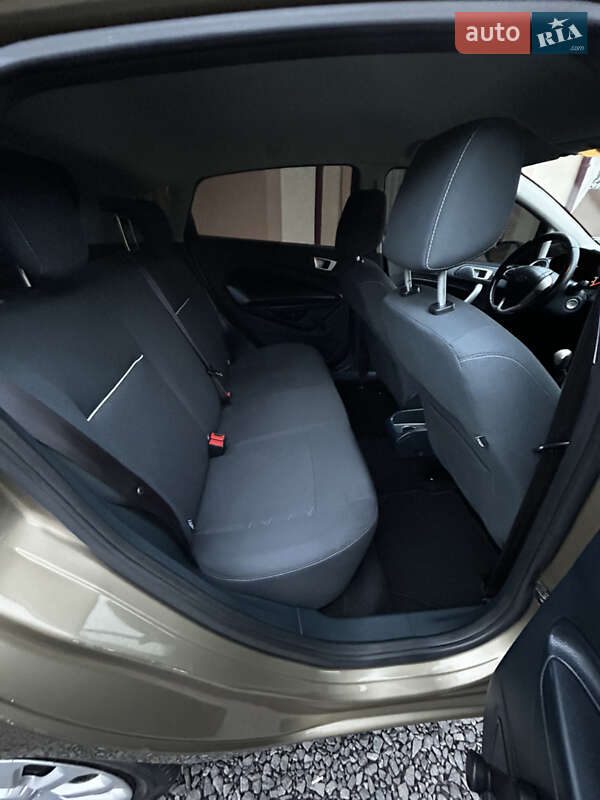 Хэтчбек Ford Fiesta 2011 в Мукачево