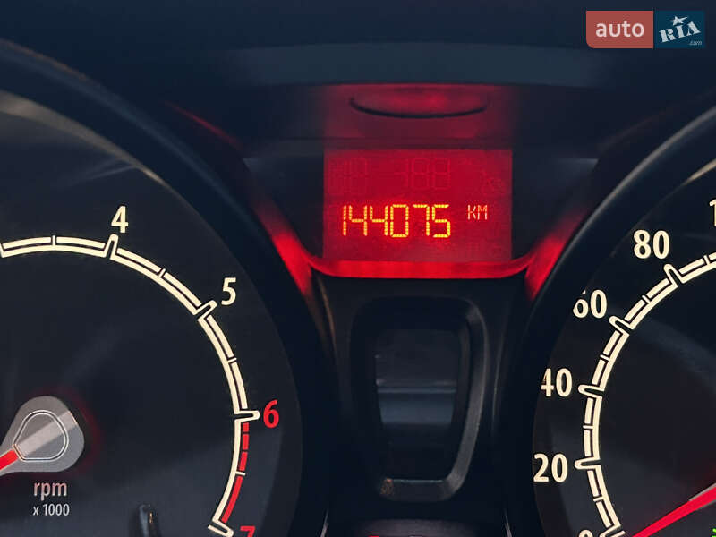 Хэтчбек Ford Fiesta 2011 в Мукачево