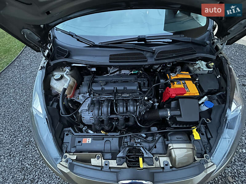 Хэтчбек Ford Fiesta 2011 в Мукачево