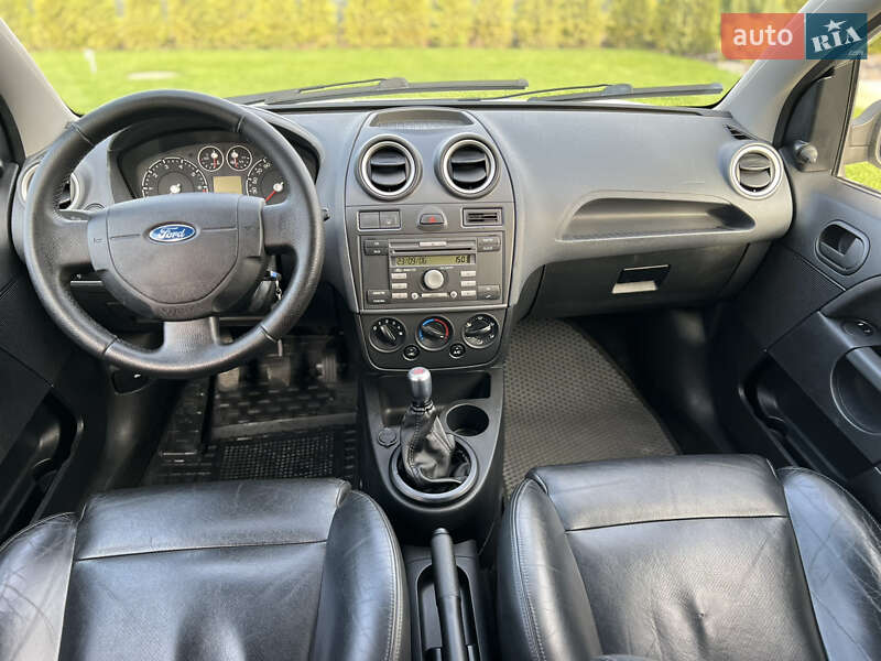 Хэтчбек Ford Fiesta 2006 в Виннице