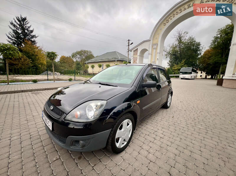 Хетчбек Ford Fiesta 2008 в Острозі