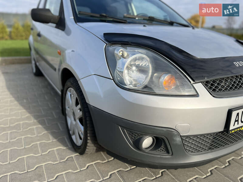 Хэтчбек Ford Fiesta 2006 в Виннице