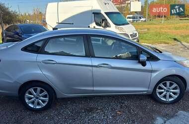 Седан Ford Fiesta 2011 в Львові