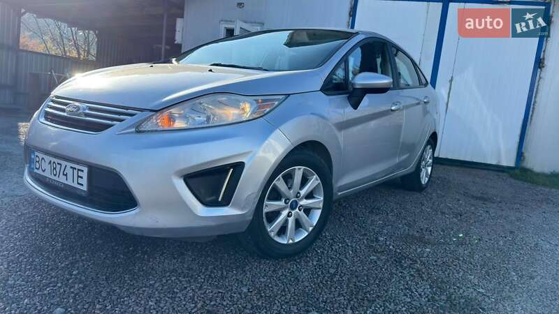 Седан Ford Fiesta 2011 в Львові