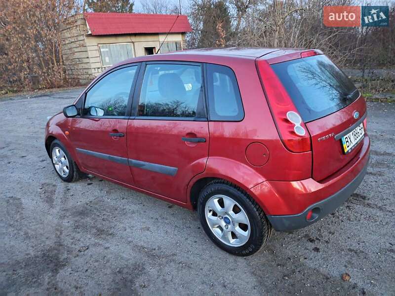 Хетчбек Ford Fiesta 2006 в Старій Синяві
